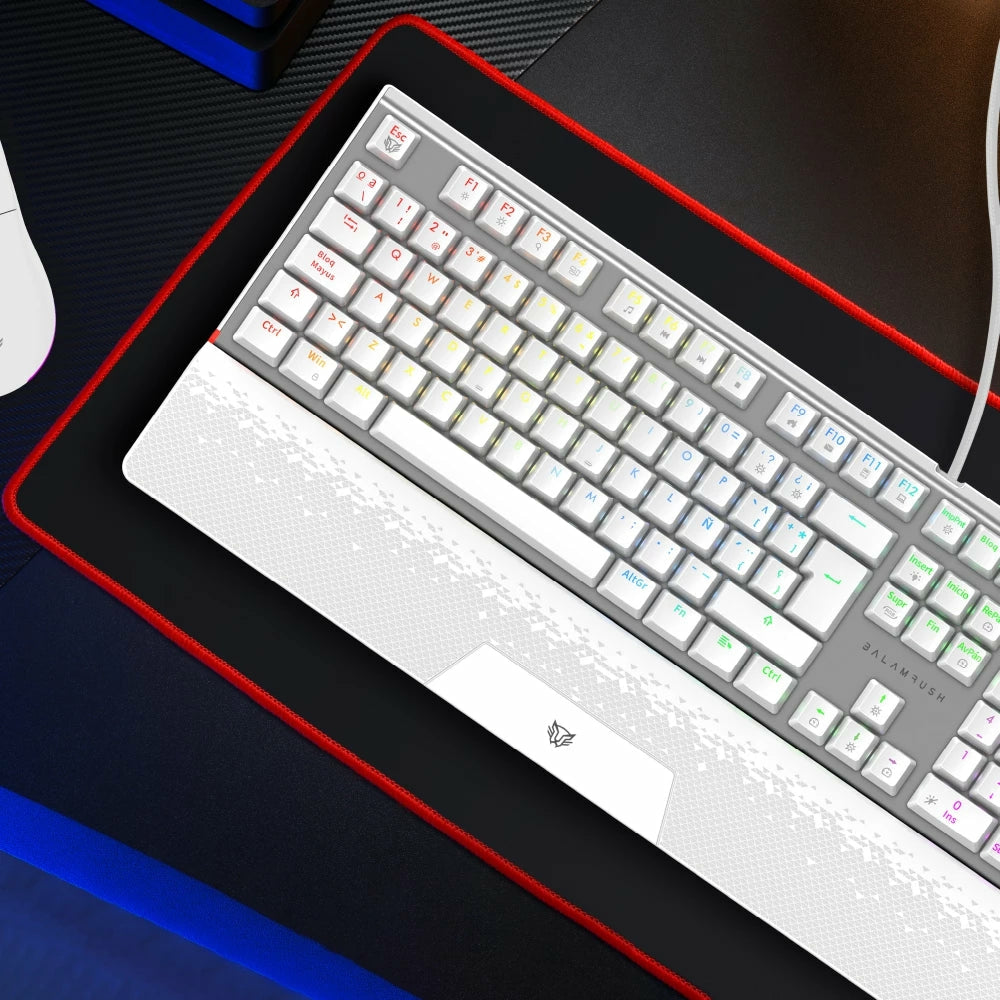 Teclado Gamer Balam Rush Legend Series Dominate Expert Gk979 / Alambrico Usb 3.0 - Tipo C / Multimedia / Rgb /105 Teclas / Español / Ergonomico / Blanco / Br-9367981