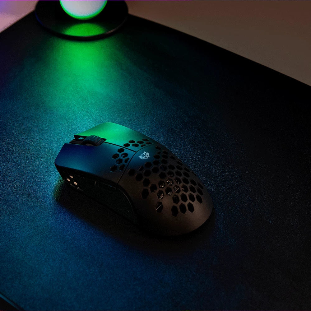 Mouse Gamer Balam Rush Mg969 Inalámbrico Ultra Ligero Speed Light Conexiones Bluetooth 2.4Ghz Y Usb 7 Botones Scroll Tipo Huano Dpi 800 A 5000. Ilumina