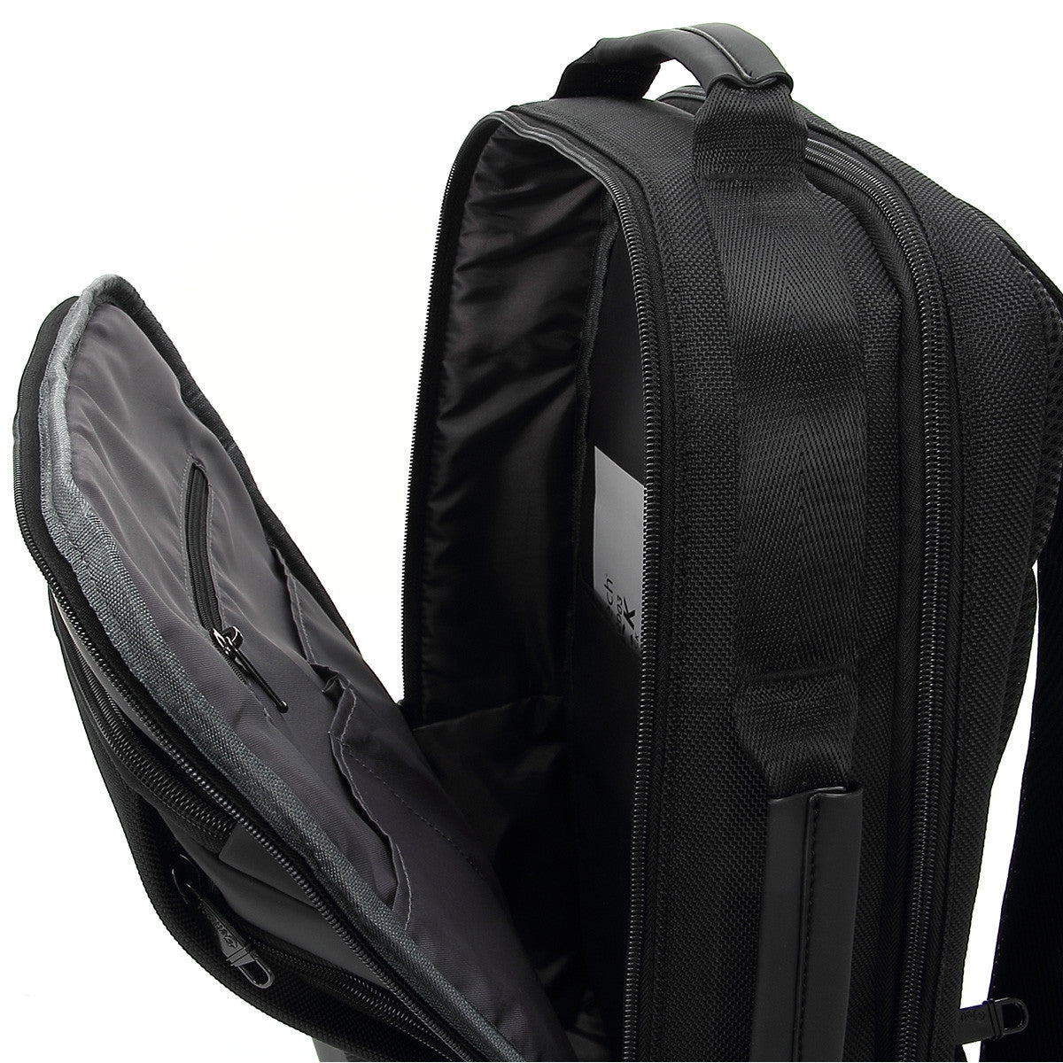 Mochila Getttech Gmb-22004 15.6"Bold Resistente Al Agua Cable Usb N