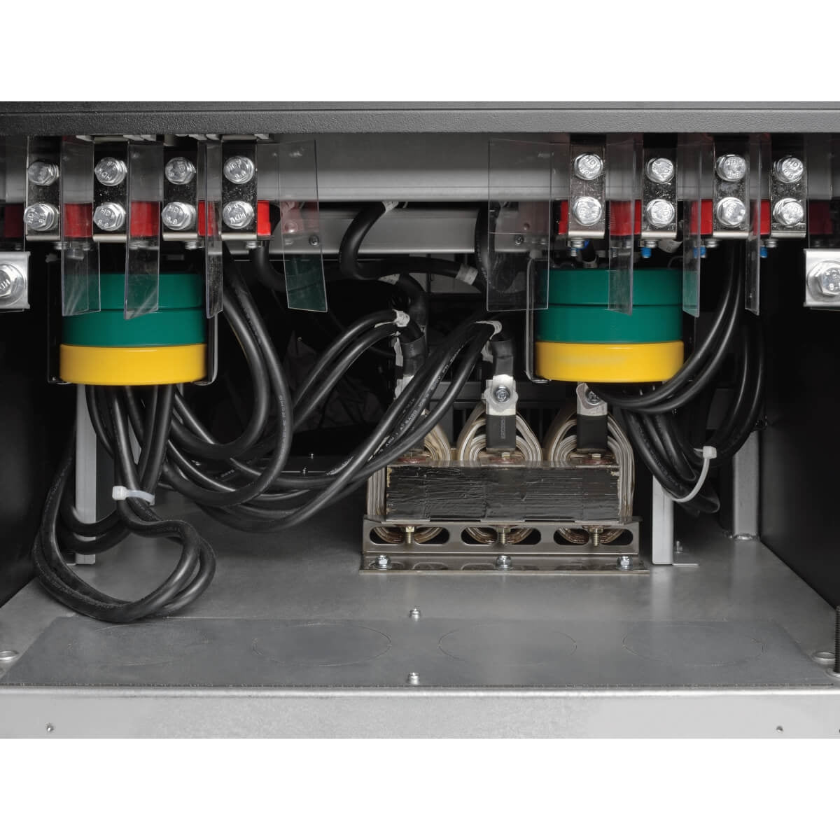 Nobreak Tripp-Lite Sut30K Trifasico Smartonline Serie Sut  En Línea De Doble Conversion De 208V / 120V, 220V / 127V 30Kva / 30Kw, Torre, Autonomía Extendida, Opción Snmp 2 Años De Garantia.